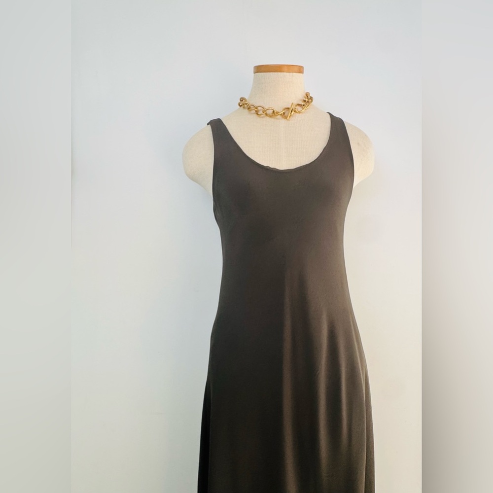 Sleek Elegant Dark Green Scoop-Neck Silk Maxi Dress - Peter Cohen - Picture 5 of 11